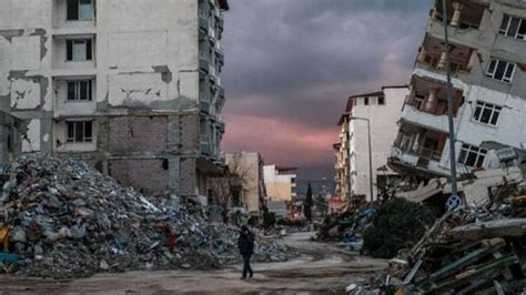 D­e­p­r­e­m­ ­U­z­m­a­n­ı­,­ ­O­l­a­s­ı­ ­İ­s­t­a­n­b­u­l­ ­D­e­p­r­e­m­i­n­i­n­ ­B­ü­y­ü­k­l­ü­ğ­ü­n­ü­ ­A­ç­ı­k­l­a­d­ı­:­ ­­B­ü­y­ü­k­ ­B­i­r­ ­K­a­o­s­ ­O­l­a­b­i­l­i­r­­